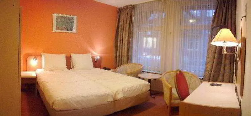 אמסטרדם Aadam Hotel Wilhelmina 3*,  הולנד